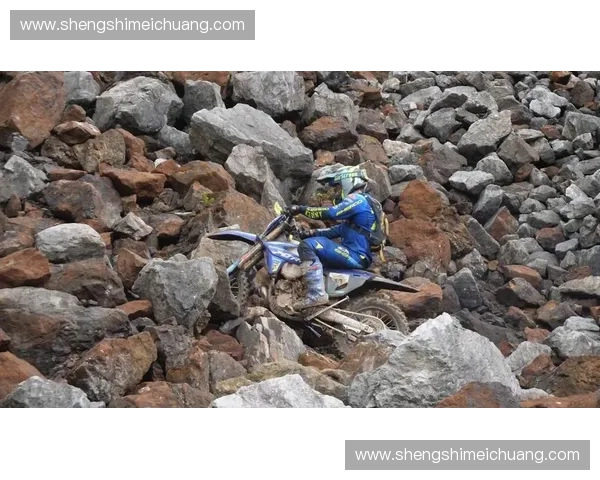 挑战极限沙漠马拉松勇闯死亡之海展现人类毅力与耐力的巅峰之战 挑战极限沙漠马拉松勇闯死亡之海展现人类毅力与耐力的巅峰之战